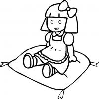 Кукла с бантиком на подушке Раскраски бесплатно онлайн с цветами